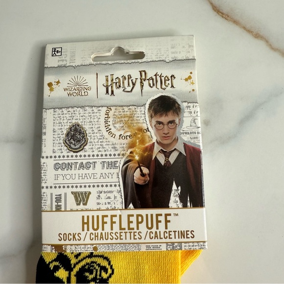 NWT Harry Potter Hufflepuff house socks yellow - Picture 3 of 6